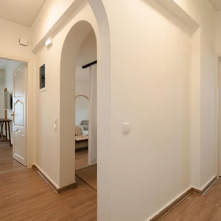 Naxian Nest Penthouse 3br - Walk To Naxos City