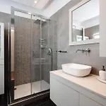 Apartment Naxian Nest Penthouse 3br - Walk To