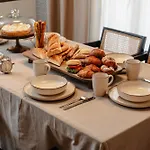 Naxian Nest Penthouse 3br - Walk To Apartment *