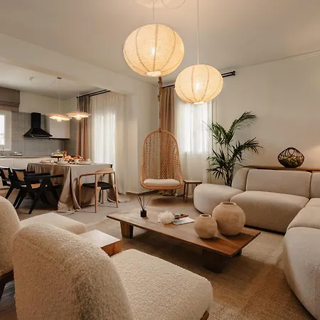 Naxian Nest Suites And Apartments *