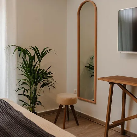 Naxian Nest Suites And Apartments