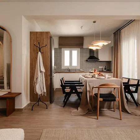 Naxian Nest Suites And Apartments *