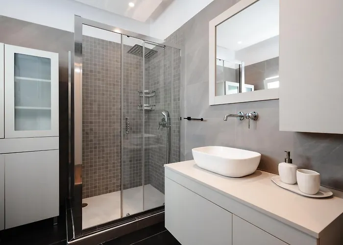 Lejlighed Naxian Nest Penthouse 3br - Walk To