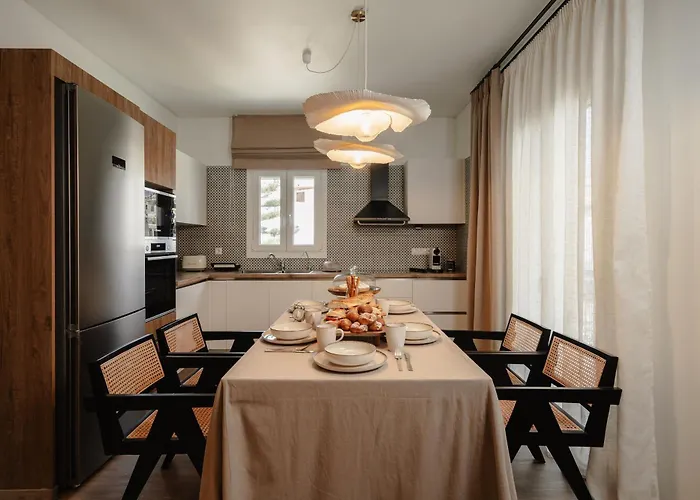 Naxian Nest Penthouse 3br - Walk To Naxos City