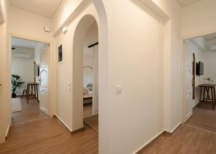 Naxian Nest Penthouse 3br - Walk To Naxos City