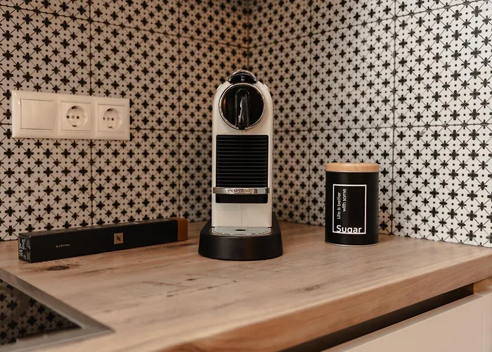 Naxian Nest Penthouse 3br - Walk To Apartment *