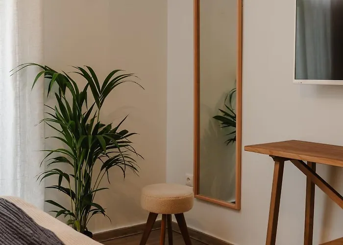 Naxian Nest Penthouse 3br - Walk To