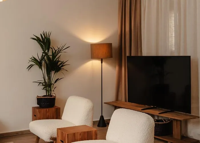 Naxian Nest Penthouse 3br - Walk To Apartment