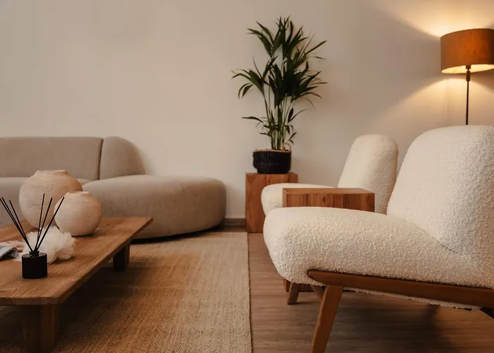 Naxian Nest Penthouse 3br - Walk To Apartment