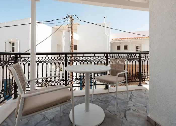 Naxian Nest Penthouse 3br - Walk To Naxos City